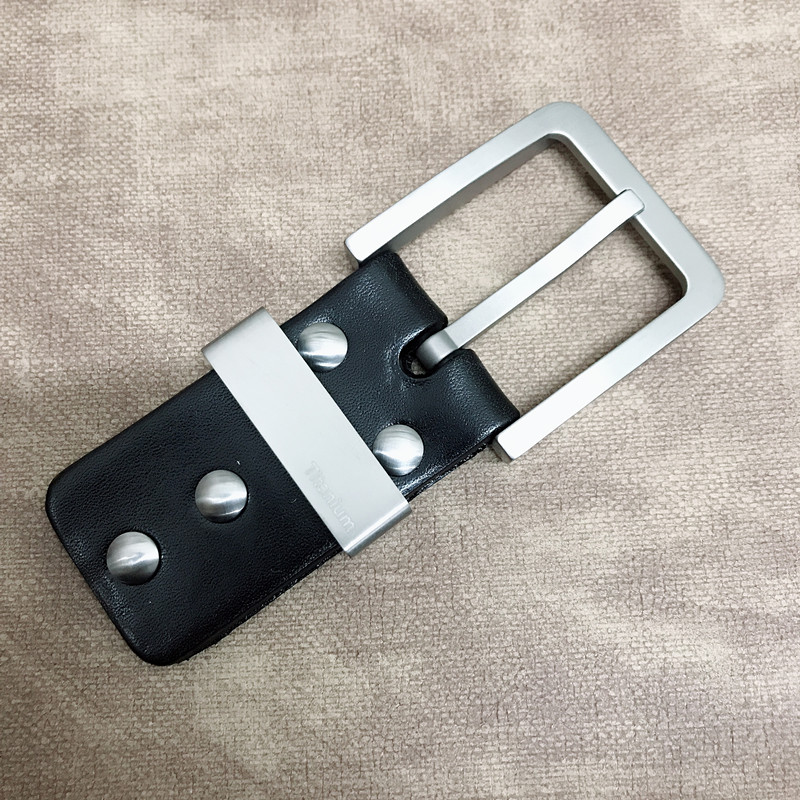 Solidna tytanowa klamra paska  – D Ring Strap recenzja i cena